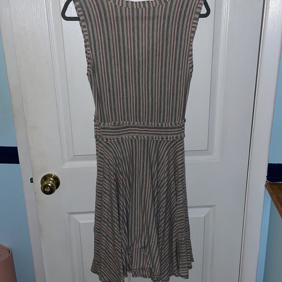 Max Studio Dress - Picture 2 of 6